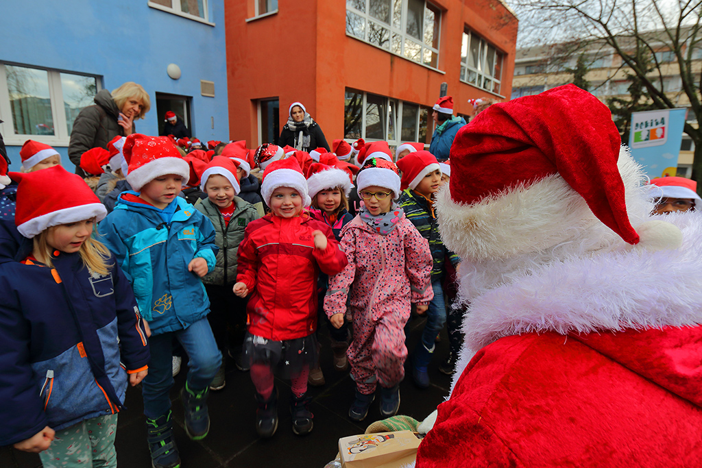 23-12-13_BmH-Spende_Kita-FuE_15